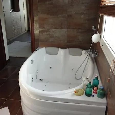 Vasili וילה טריקלה